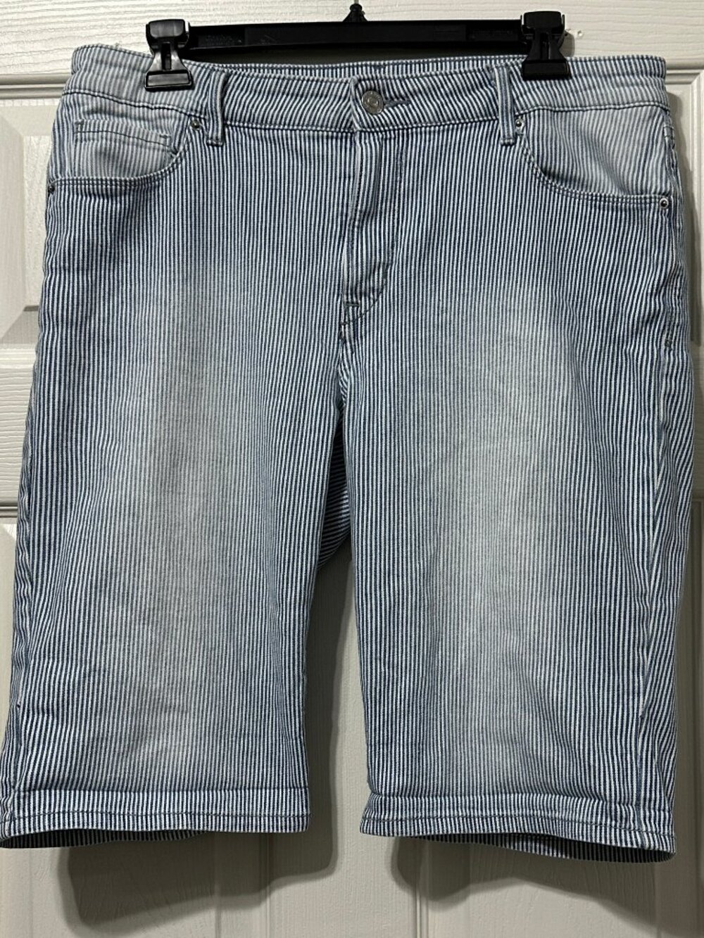Levi's Women's Bermuda Shorts Blue Striped Size 12